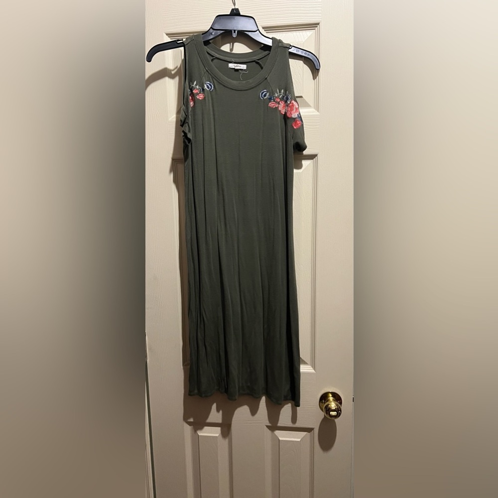 Maurices green dress with flowers. Xs.
